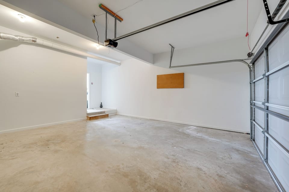 Parking | Garage (2 Vehicles)
