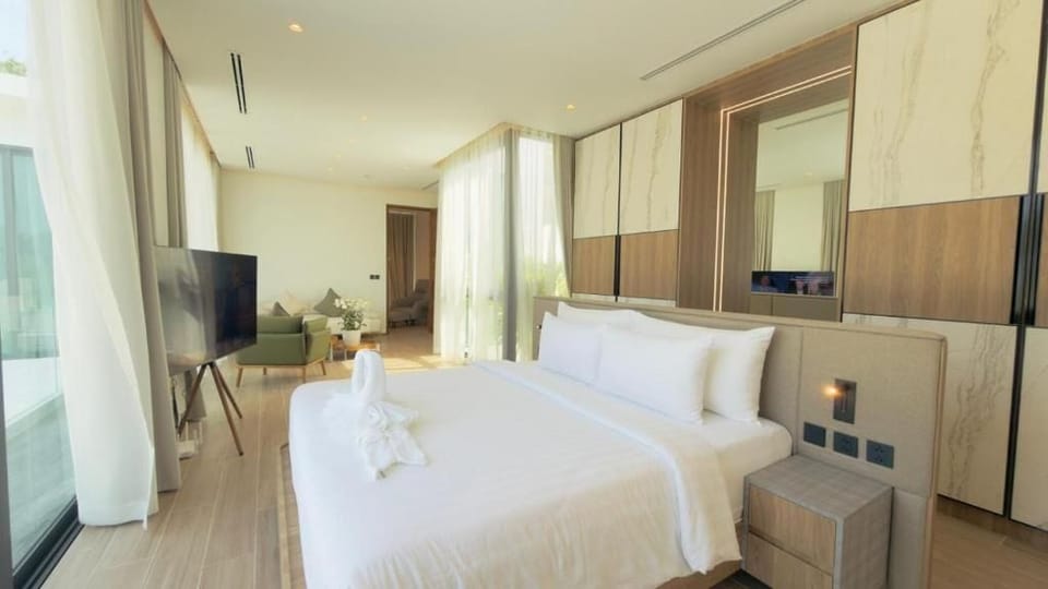 In-room safe, blackout drapes, iron/ironing board, free WiFi