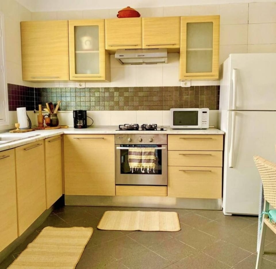 Apartment, 2 Bedrooms, Smoking, City View | Interior