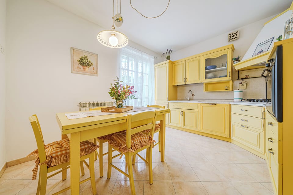 Apartment | Private kitchen | Fridge, microwave, oven, stovetop
