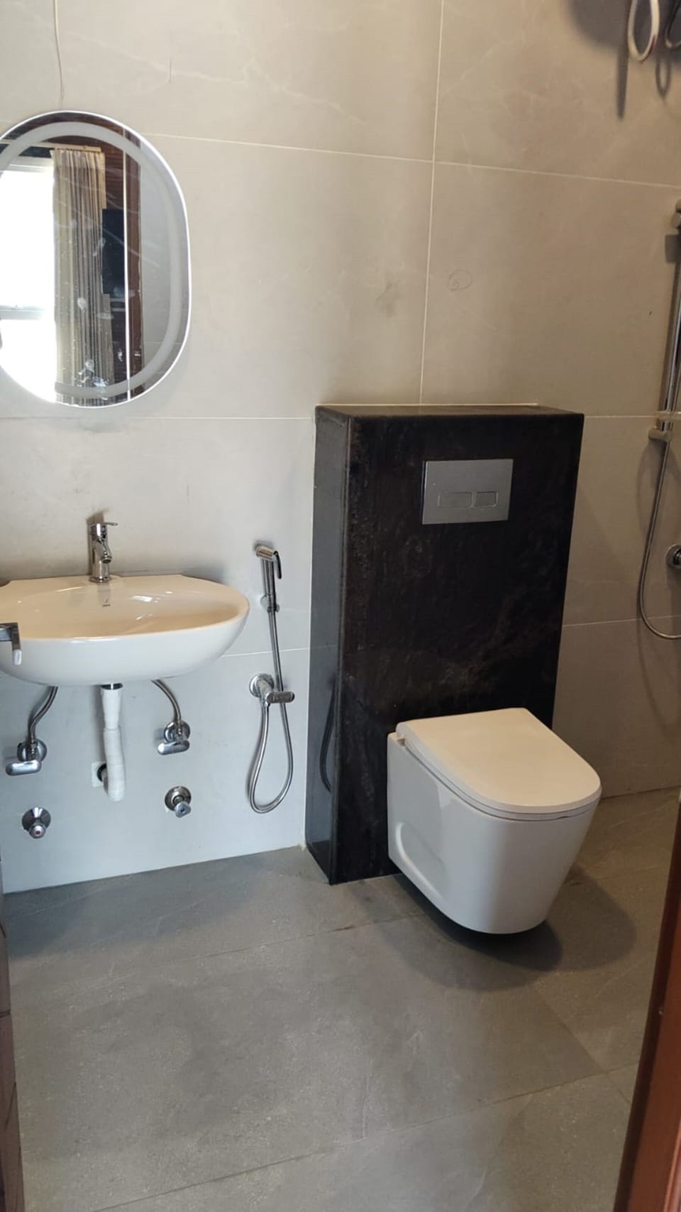 Separate tub and shower, towels, soap, shampoo