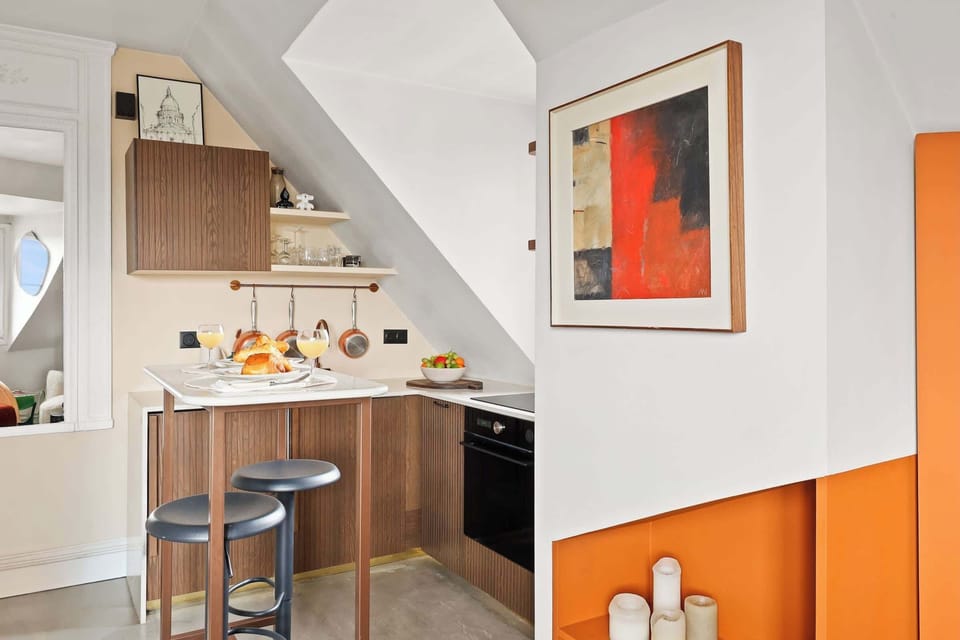 The kitchen is fully equipped to prepare a simple meal 