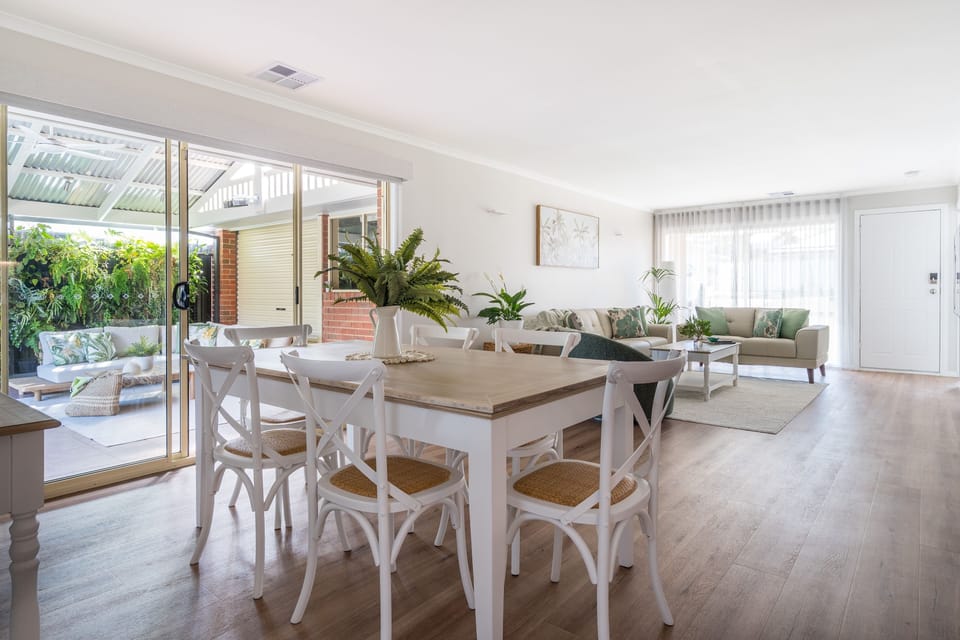 Dining area and lounge