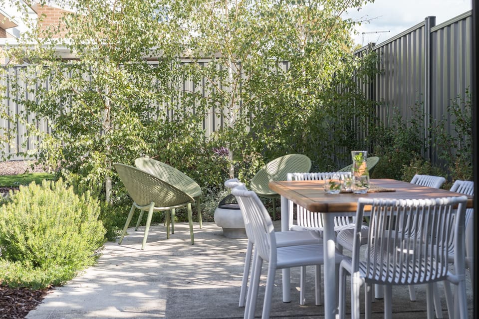 Garden area with fire pit