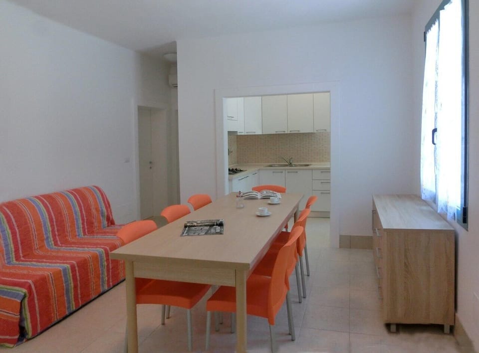 Apartment, 2 Bedrooms, Garden View | Living room