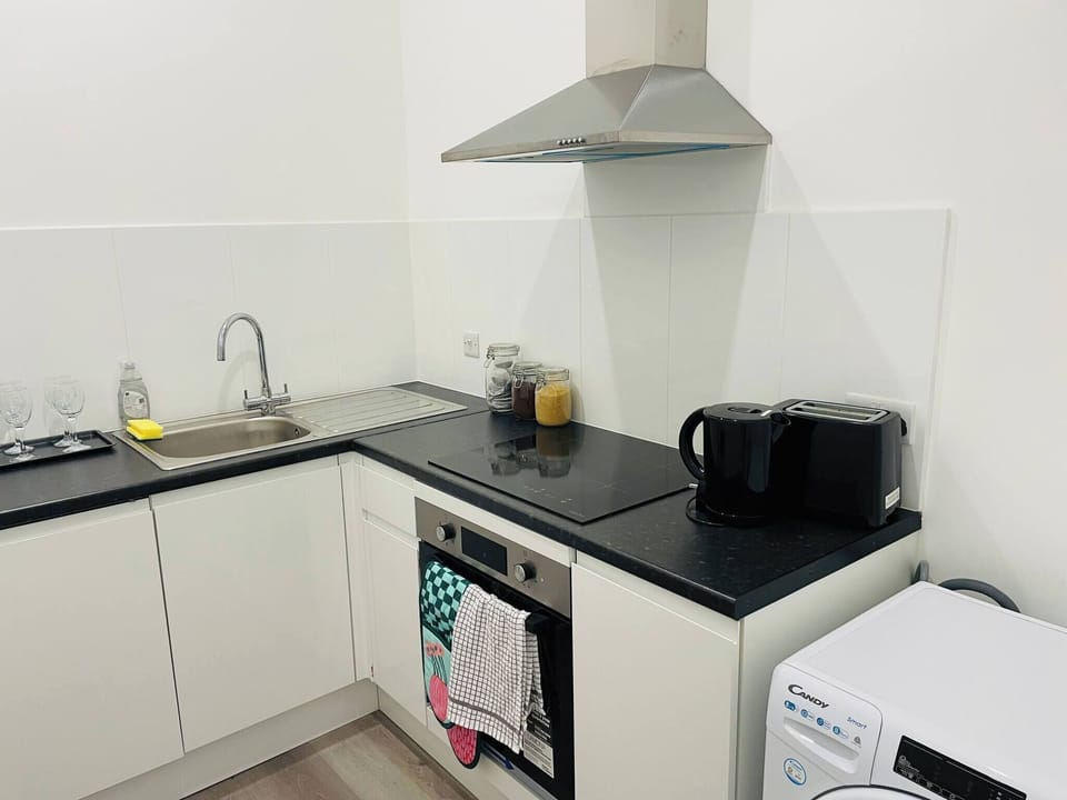 Apartment, 2 Bedrooms | Laundry