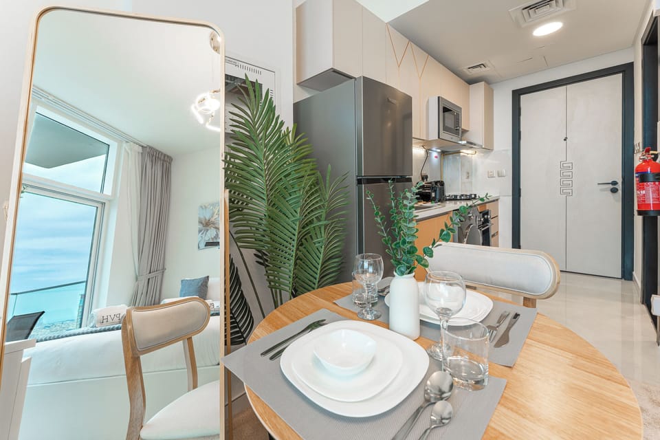 Exclusive Studio, Non Smoking, City View | Dining