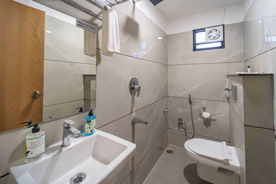 Shower, free toiletries, towels, soap