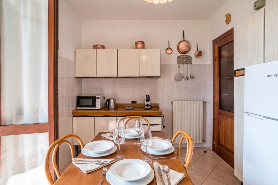 Family House, 2 Bedrooms, Balcony (Lenno Il Guscio) | Dining
