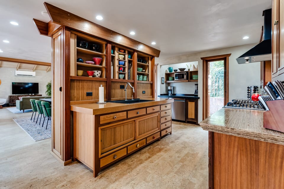 House, 3 Bedrooms | Private kitchen | Coffee/tea maker, fridge, oven