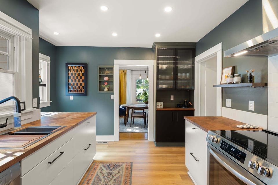 House, 3 Bedrooms | Private kitchen | Fridge, oven, coffee/tea maker, toaster