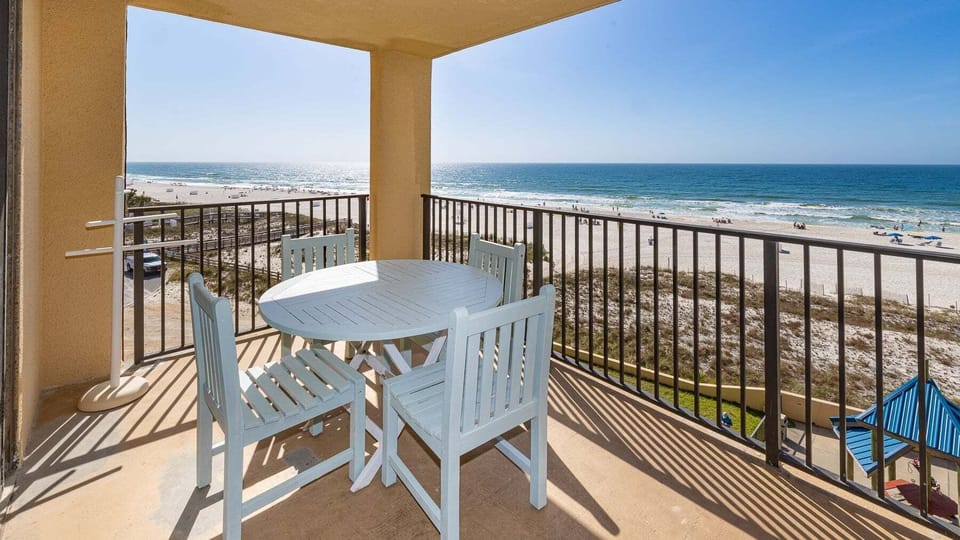 Condo, 2 Bedrooms | Outdoor dining