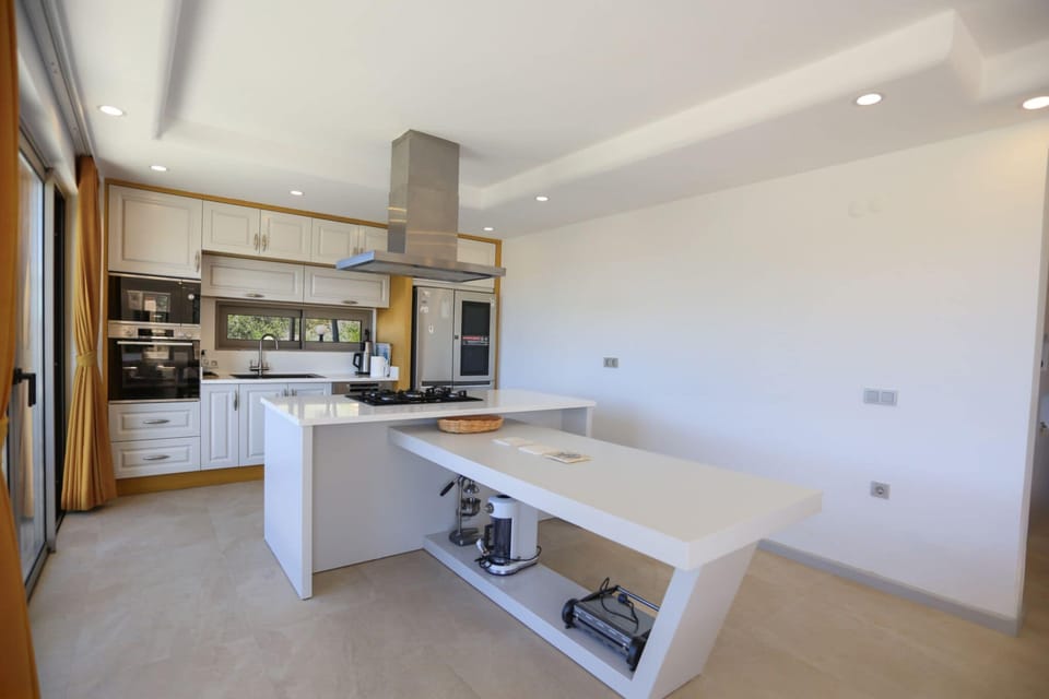 Villa, Mountain View | Private kitchen | Full-size fridge, oven, stovetop, dishwasher