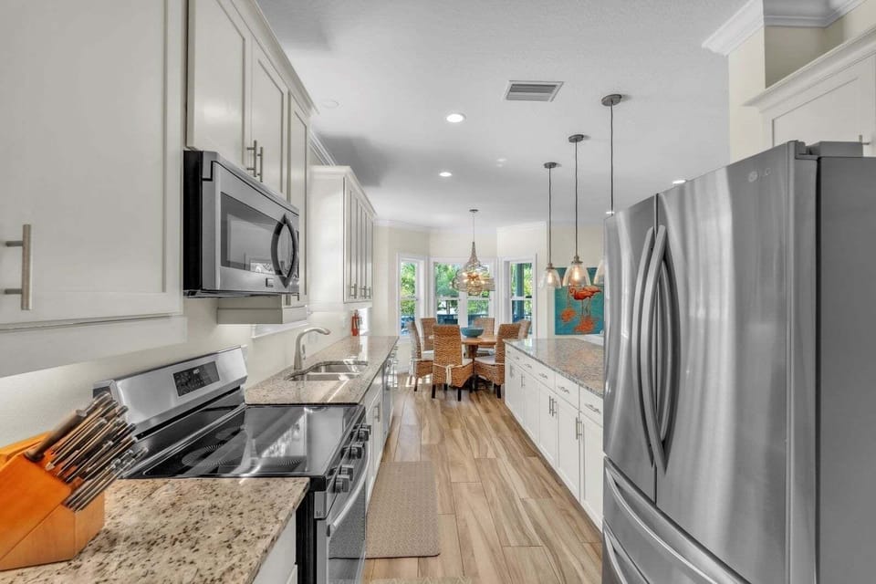 House, 3 Bedrooms | Private kitchen | Coffee/tea maker, fridge, oven, toaster