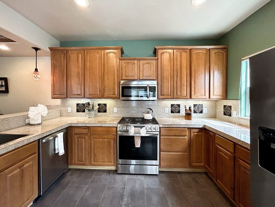 House, 3 Bedrooms | Private kitchen | Coffee/tea maker, fridge, oven, toaster