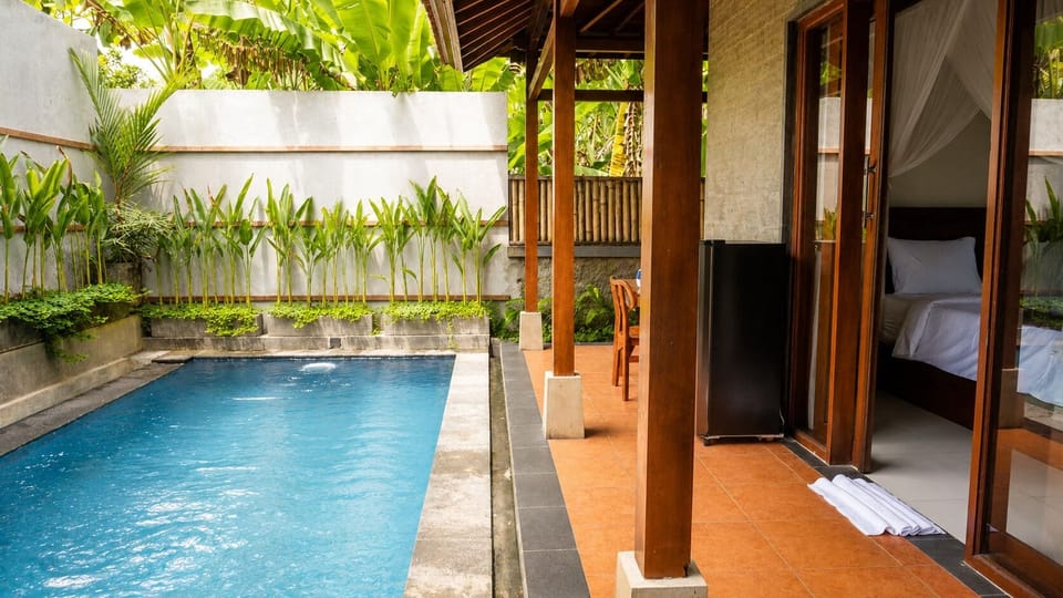 Romantic Villa, Pool View | Living area