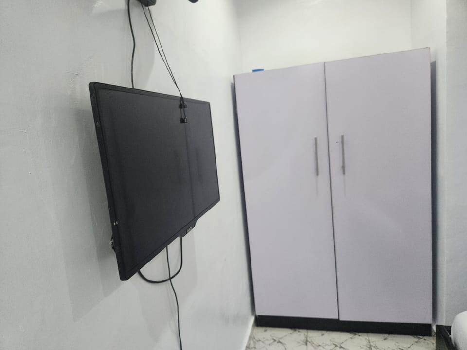 Standard Room, 1 Twin Bed, Non Smoking, Air conditioning | Premium bedding, desk, laptop workspace, bed sheets
