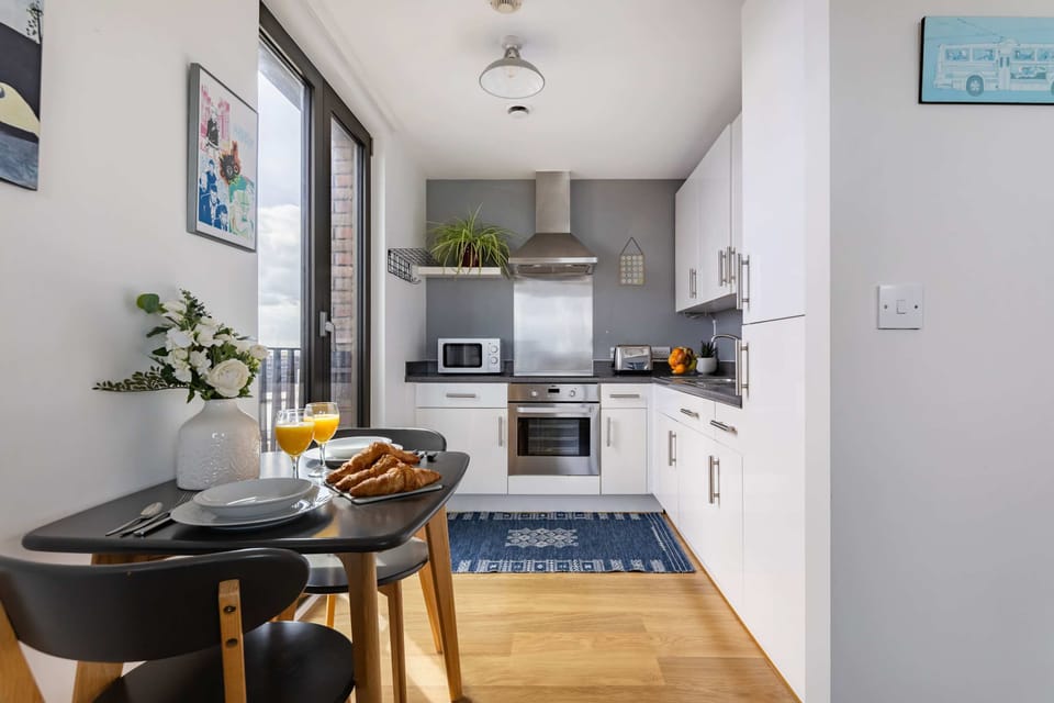 The kitchen and dining area