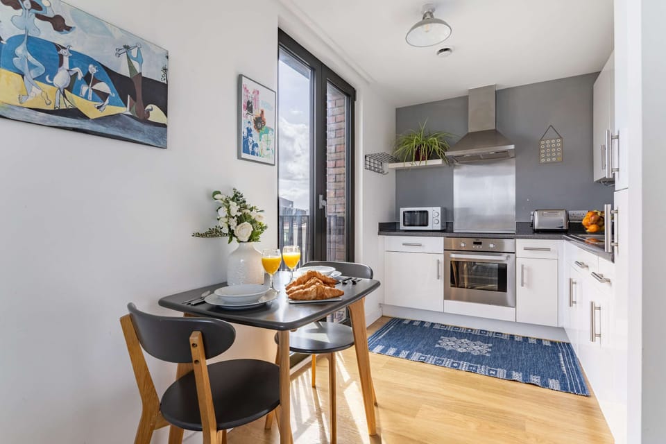 The kitchen and dining area