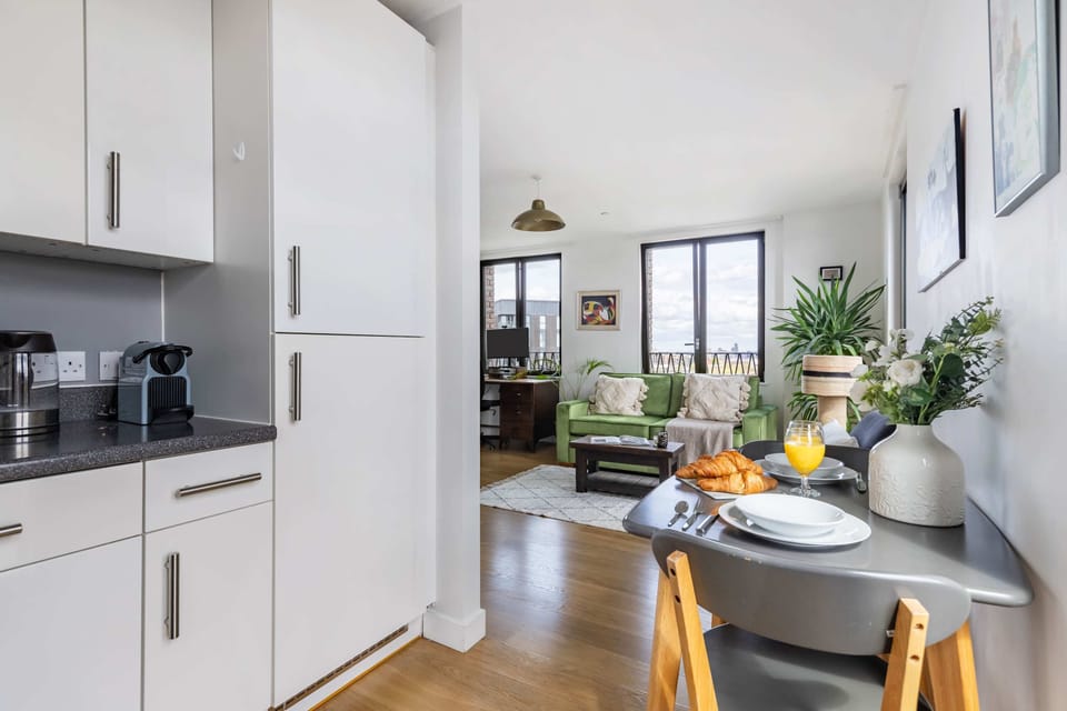 The kitchen is fully equipped to prepare a simple meal 