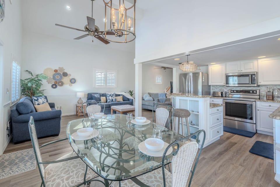 Beautiful Dining Area.