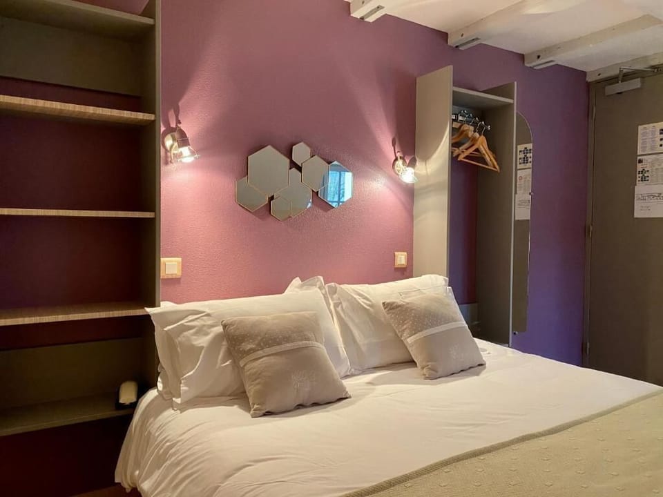 Iron/ironing board, free WiFi, bed sheets, wheelchair access