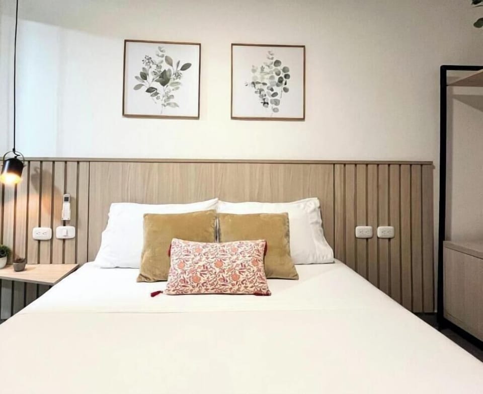 In-room safe, desk, laptop workspace, free WiFi