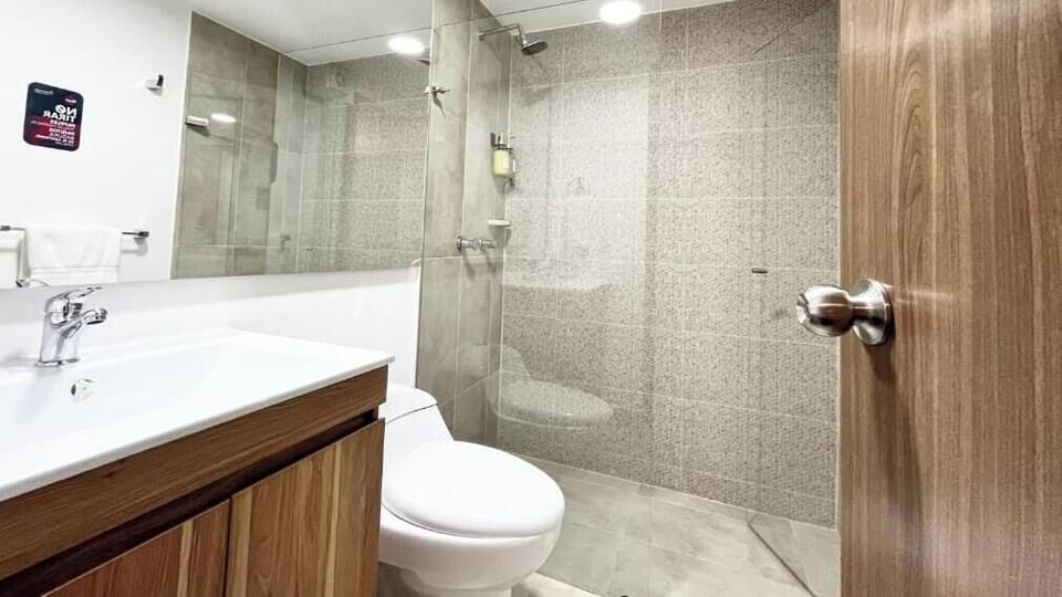 Towels, soap, shampoo, toilet paper