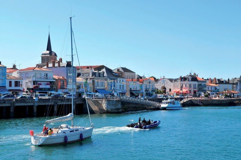 Go boating in this lovely area!