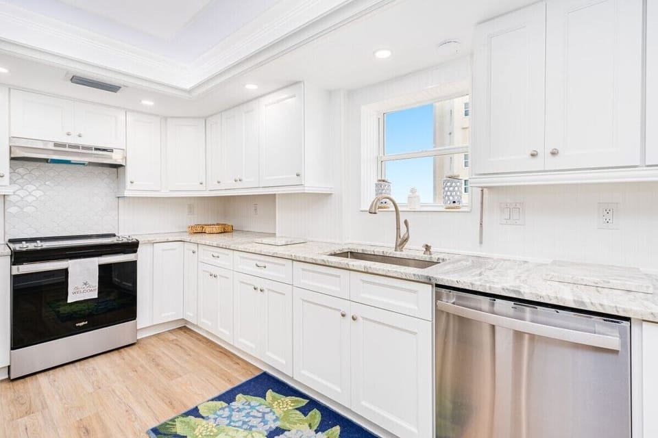 Full kitchen