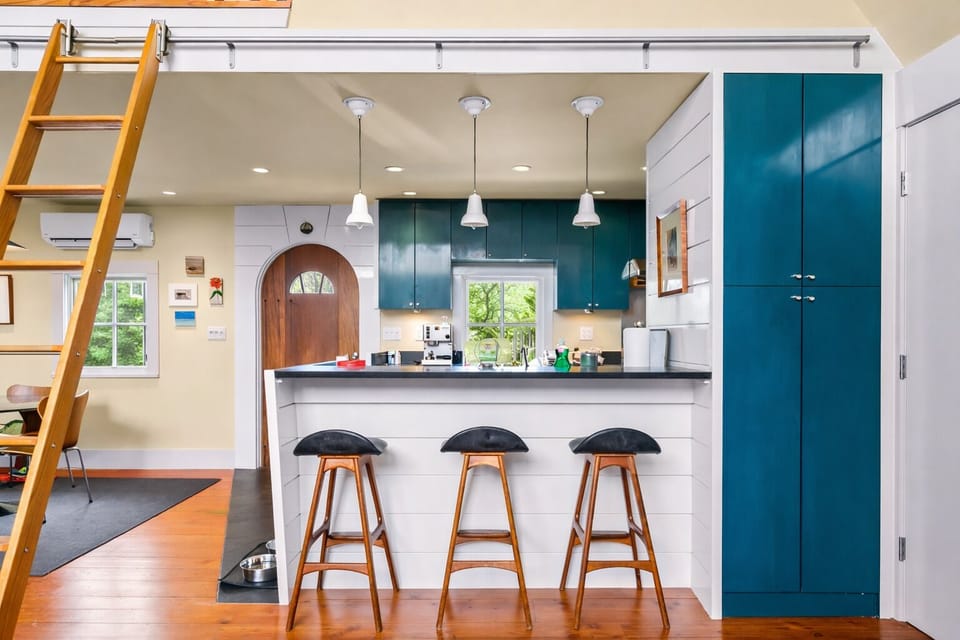 One continuous space for relaxing, dining, and gathering.
