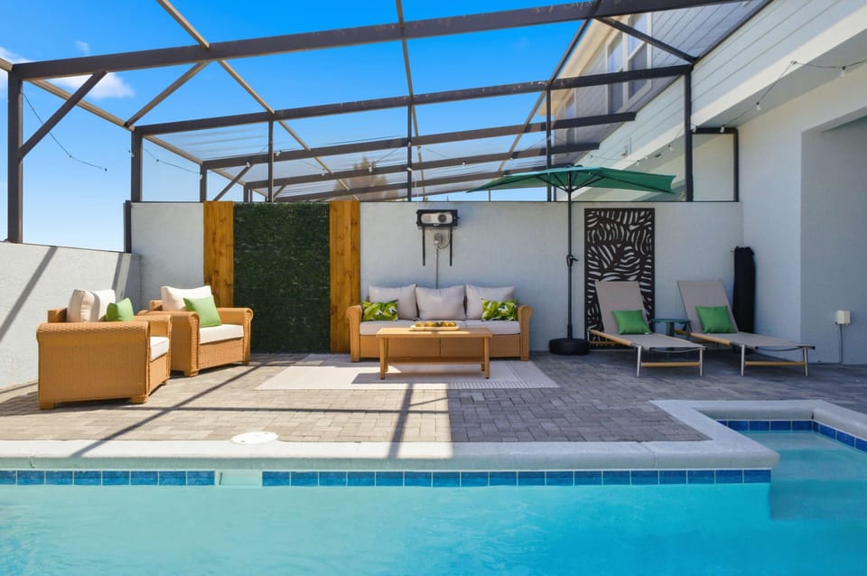 Private screened-in pool—your own Florida oasis