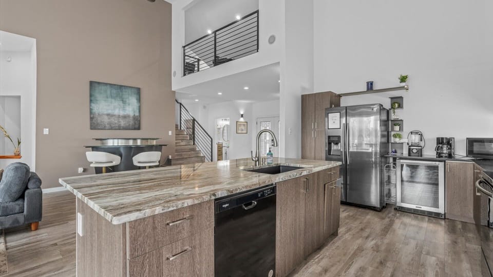 House (6 Bedrooms) | Interior