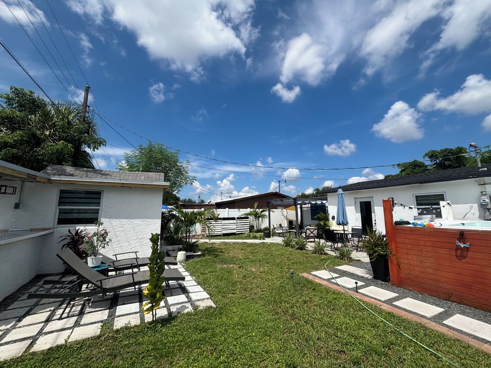 4-bedroom house 10 MINS to Pompano Beach House in Pompano Beach