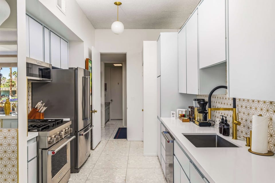Kitchen | Sandpiper Empress in Palm Desert, California by Luxus Vacation Properties