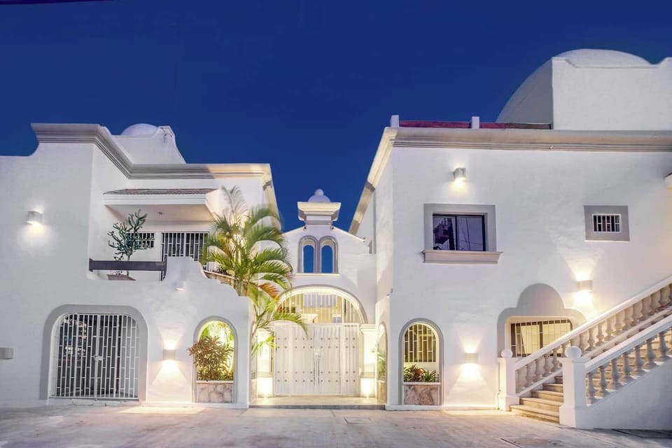 Valentina Suites Front of the building with 5 parking spaces