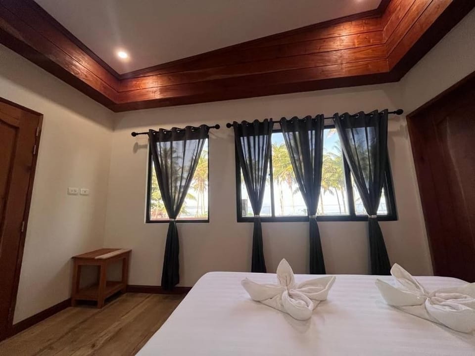 Premium Suite, Beach View | WiFi (free)