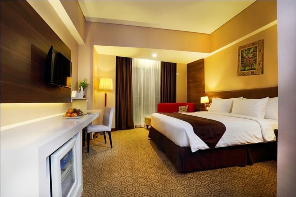 Deluxe Twin Room | In-room safe, desk, WiFi (free), bed sheets
