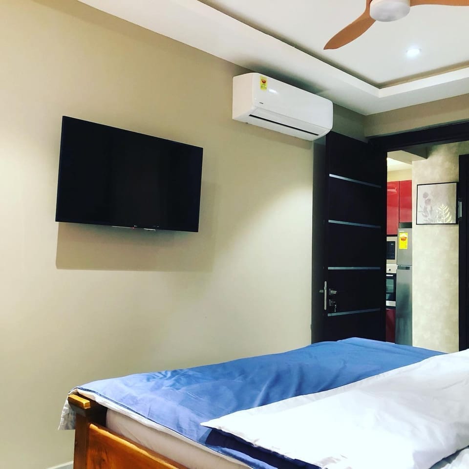 Luxury Apartment | Iron/ironing board