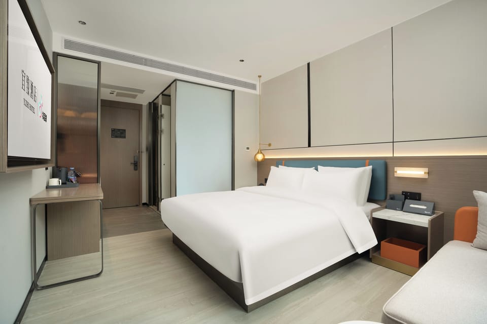 Superior Single Room, City View | Blackout drapes, soundproofing, iron/ironing board, free WiFi