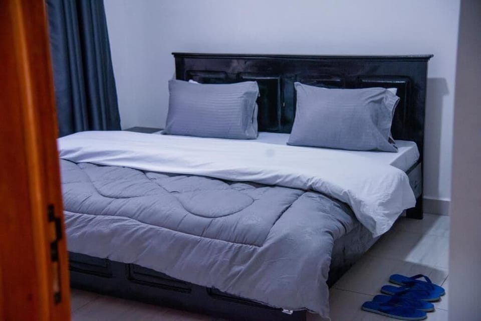 Junior Suite, Balcony, Mountain View | Desk, laptop workspace, soundproofing, iron/ironing board