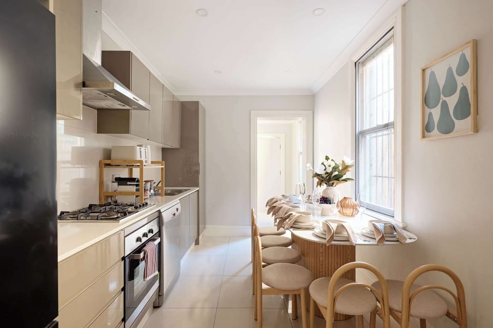Light-Filled Culinary Corner with a View