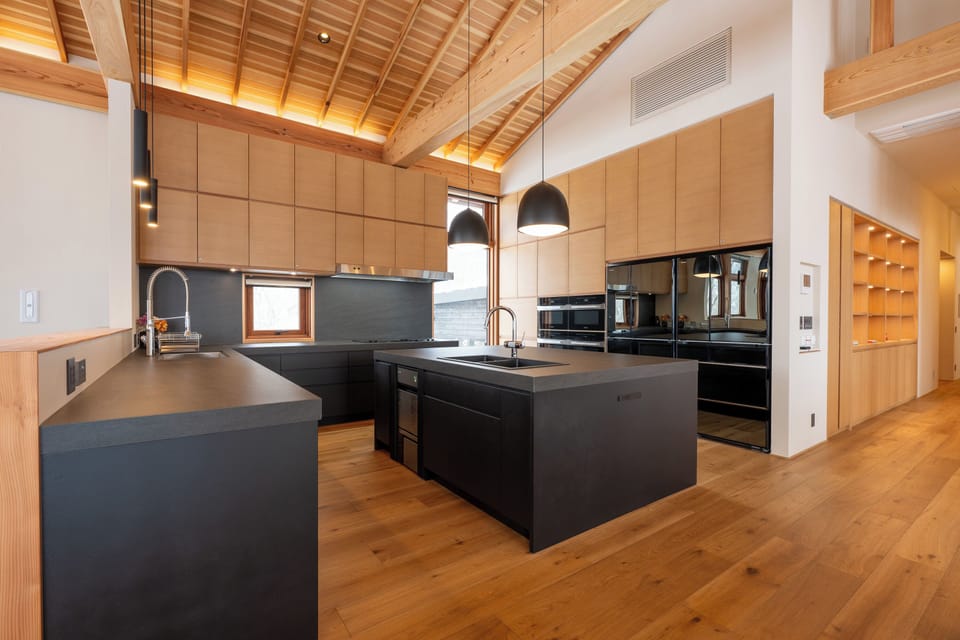 Luxury Chalet, Balcony, Lake View | Private kitchen