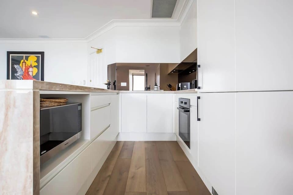 Microwave oven in kitchen.