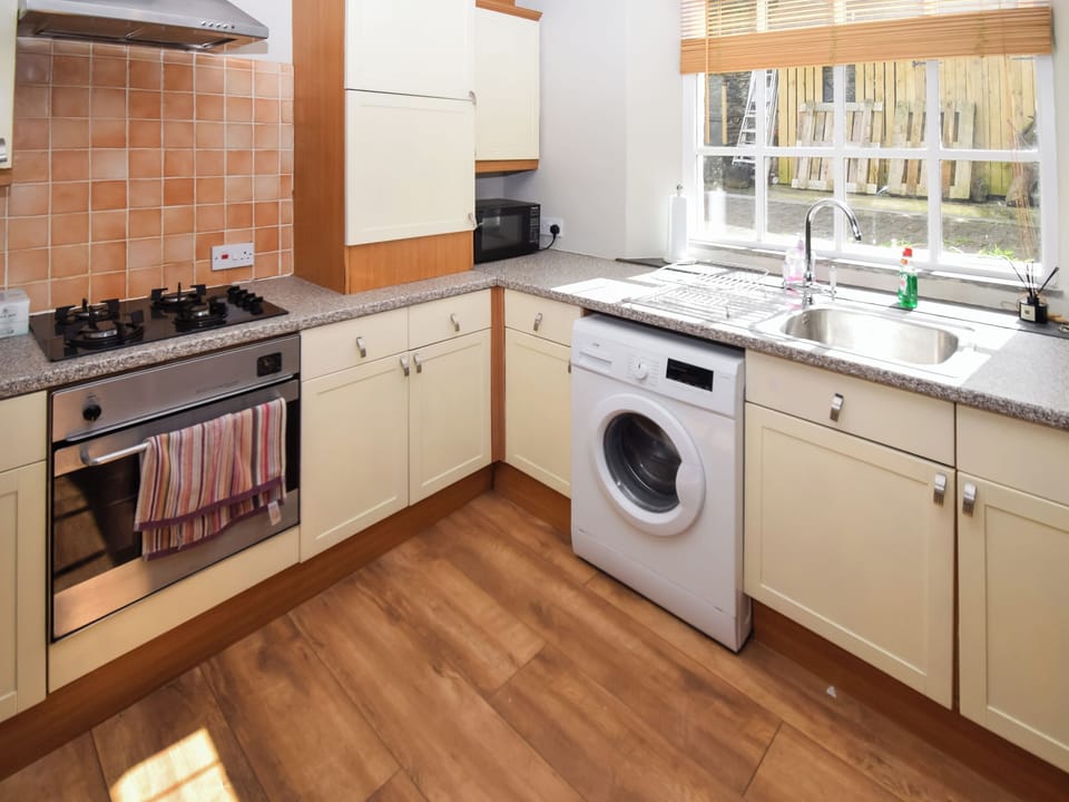 Kitchen/diner | Welcome Cottage, Bowness-on-Windermere