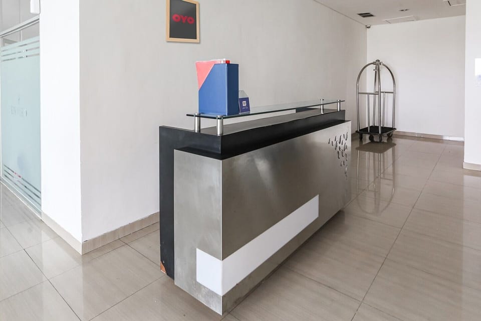 Entrance / Reception