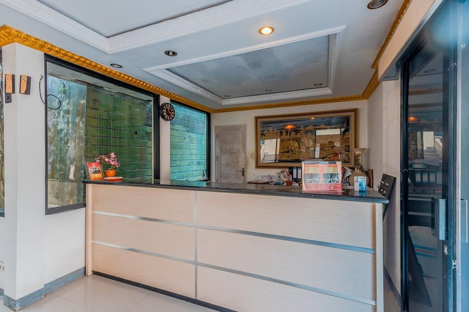Entrance / Reception