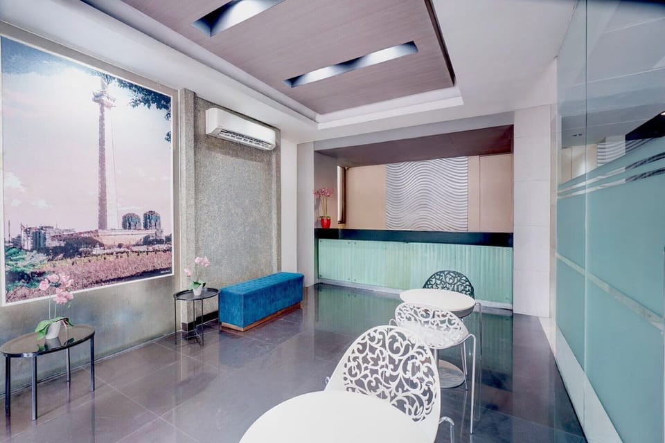 Entrance / Reception