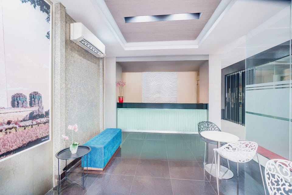 Entrance / Reception