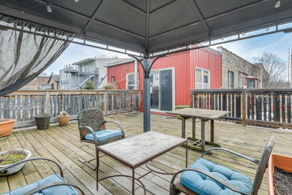 Furnished Deck